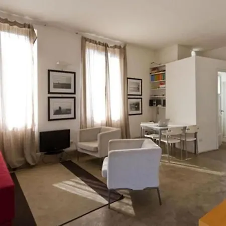 Bixio Terrace דירה *